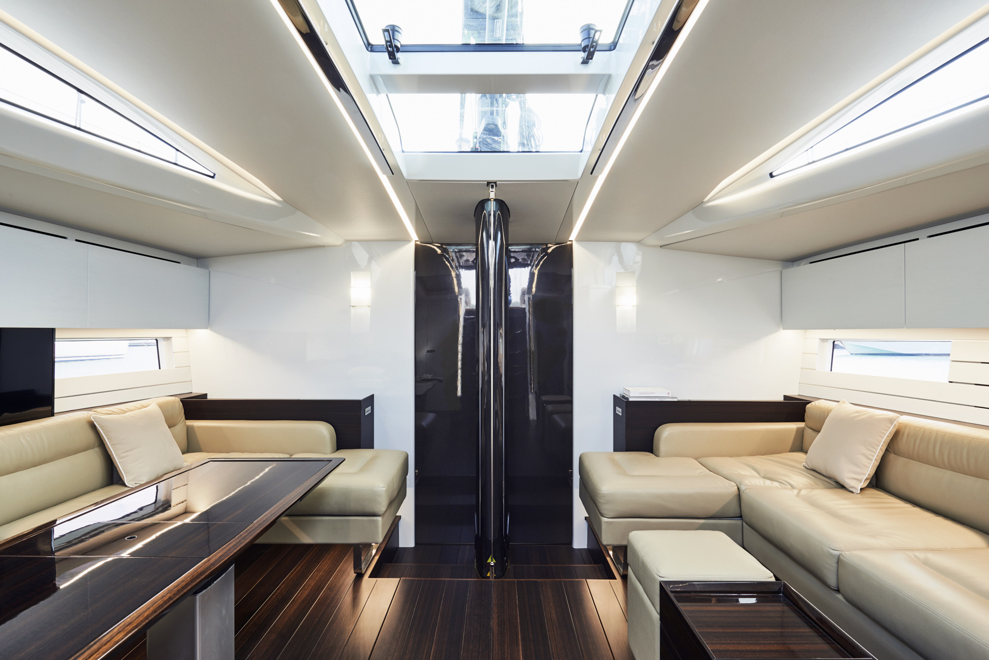 巴黎 otto 与 Formenton 联手打造惊艳游艇内饰-11