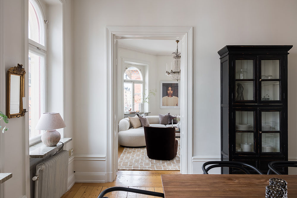 位于斯德哥尔摩带黑白厨房的优雅转角公寓-15