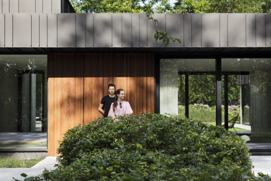 比利时 Baillet Latour 别墅绿色环绕的开放式空间设计-21