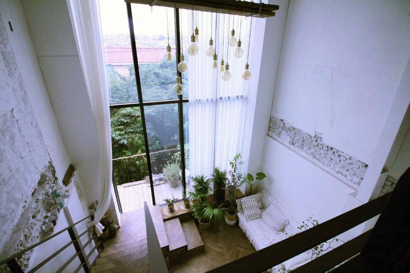 温馨氛围的白色调摄影棚室内设计-2