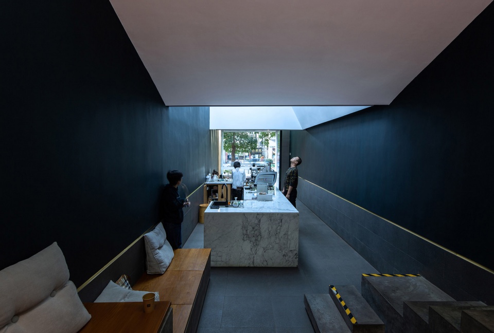 21gram 咖啡厦门禾祥西店 | 楼梯式座位与天井设计-29