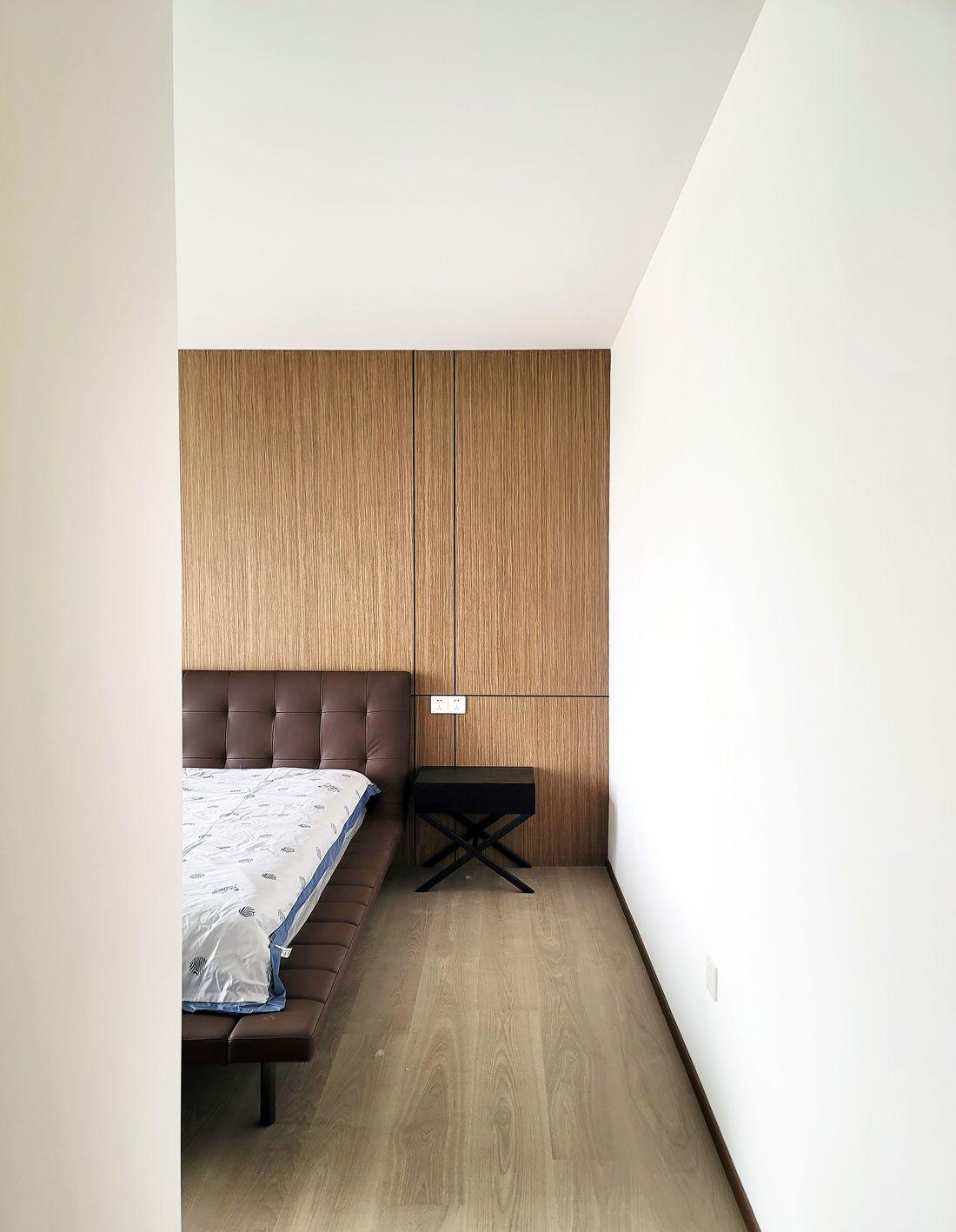 半开放厨房与餐桌相通的设计案例-8