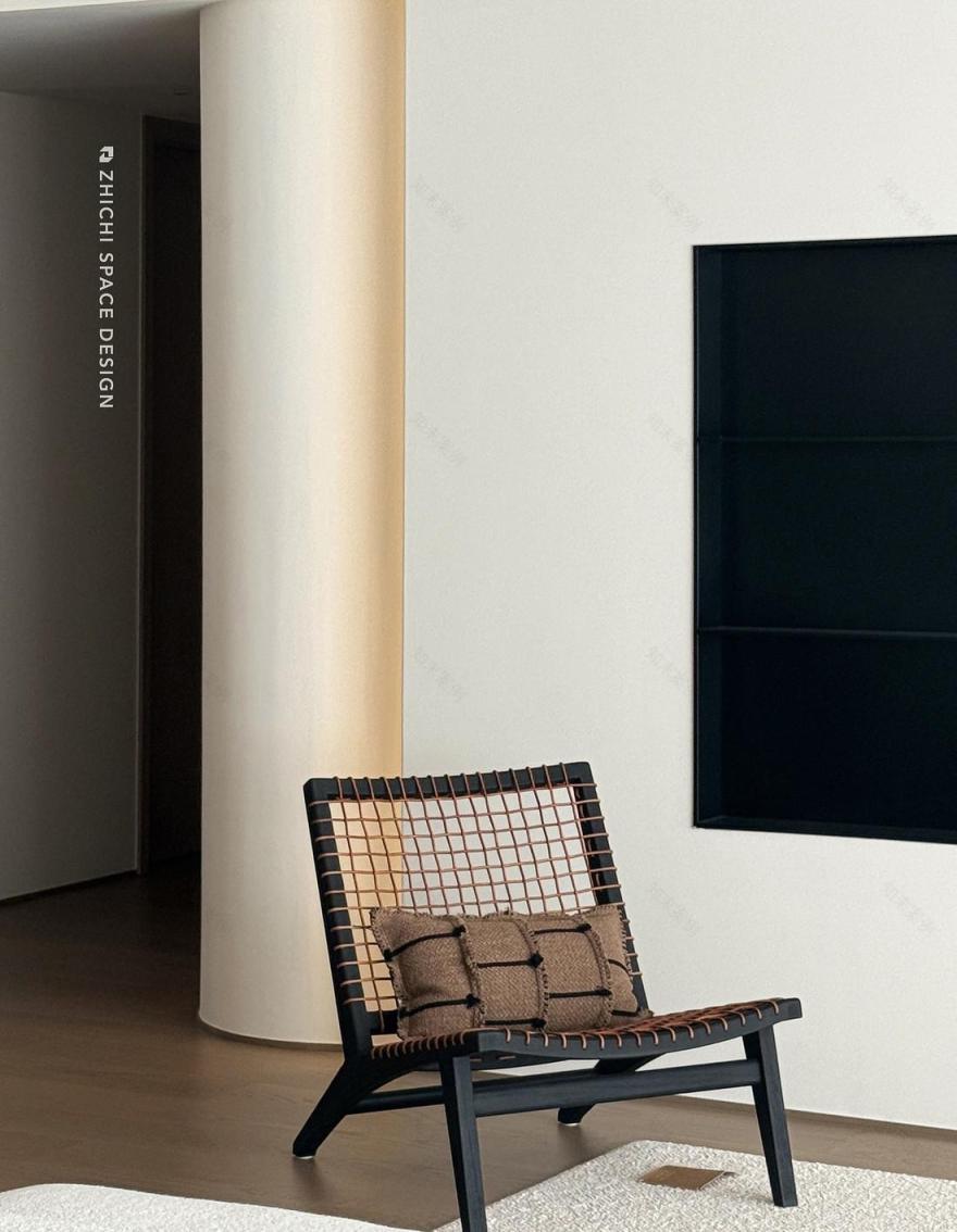 弧线隐去边界,墙体交错间藏起松弛与诗意-12