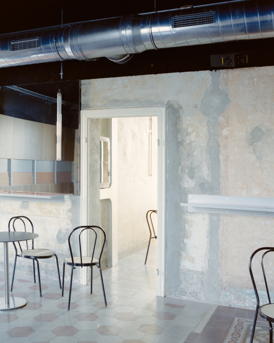 A Villa between Cyberpunk and Listening Bar / co.arch studio-15