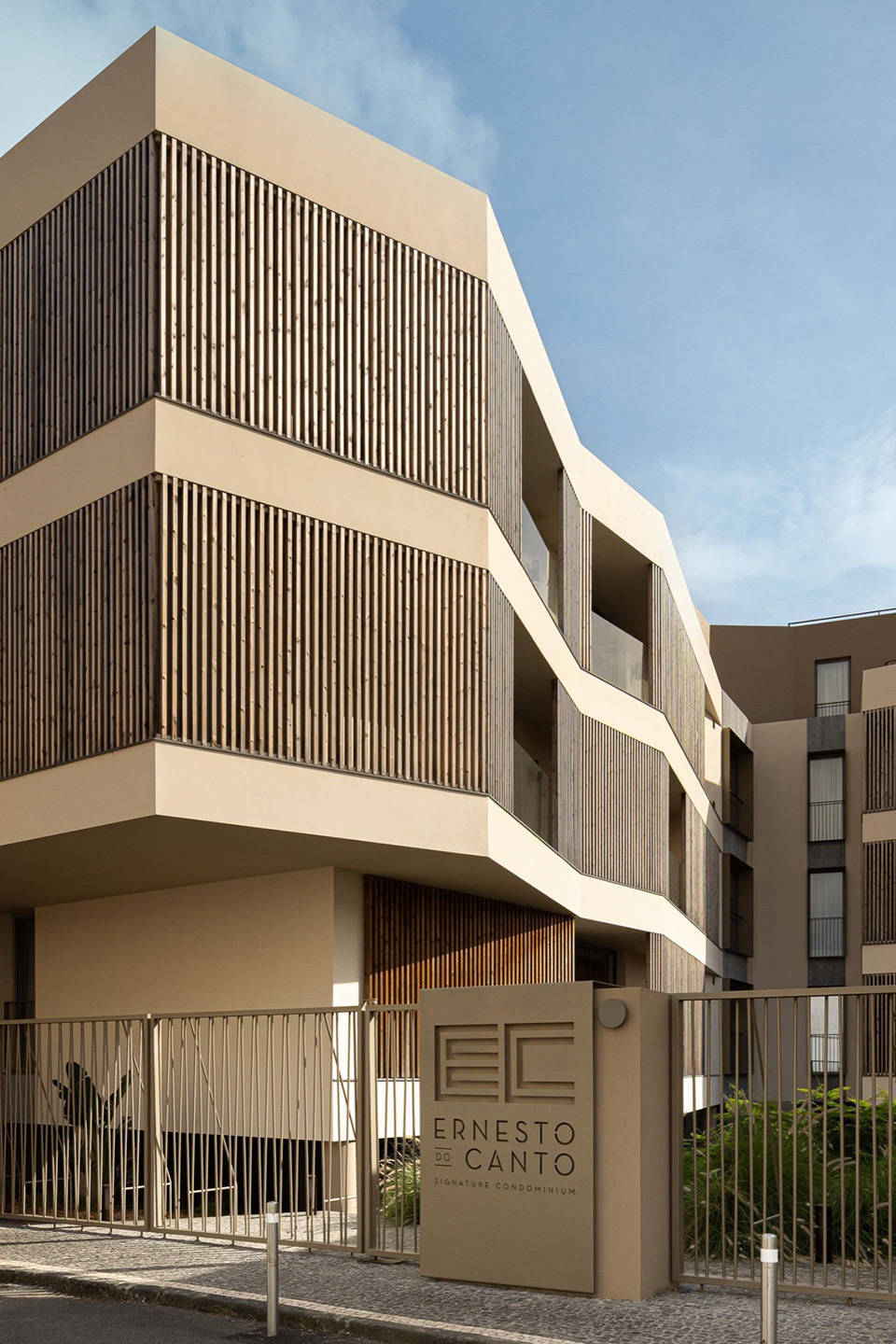 ERNESTO DO CANTO住宅区丨葡萄牙蓬塔德尔加达丨BOX arquitectos-185