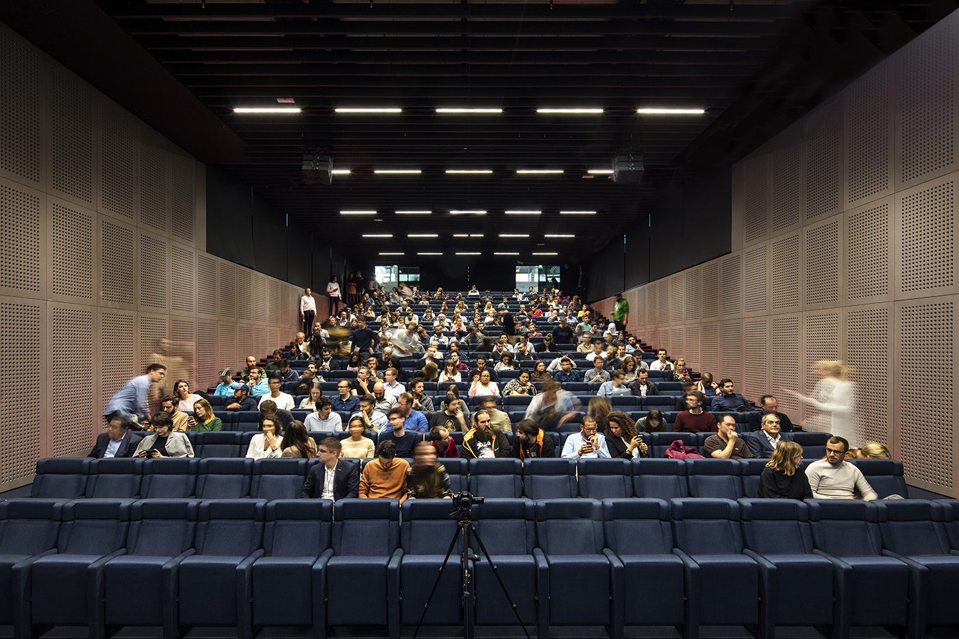 巴黎复古仓库变身创新孵化器—— Station F 办公空间设计-53