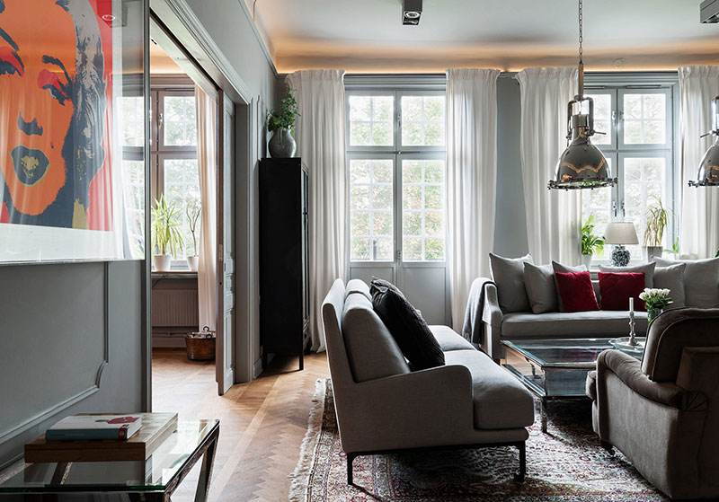 瑞典神秘庄园 | 暗色调的惊艳空间-6