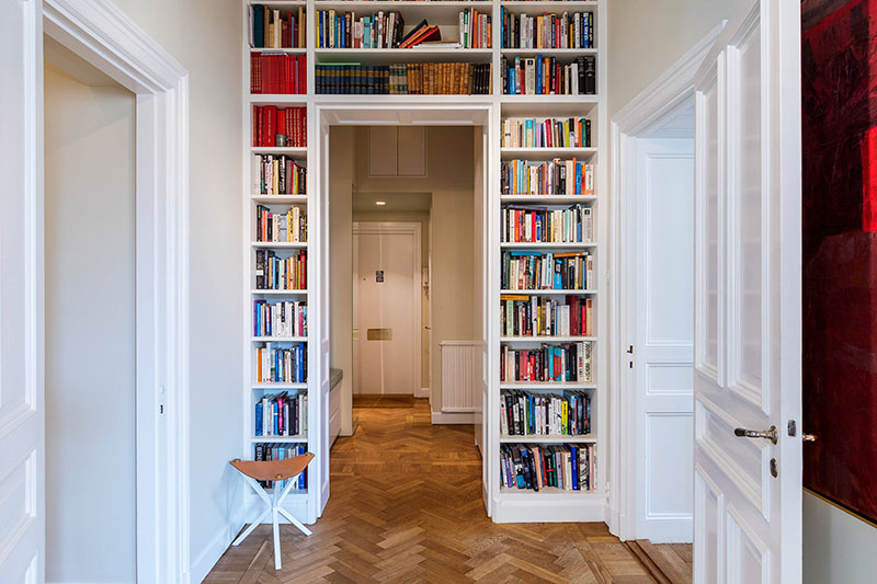 斯德哥尔摩阳光宽敞公寓，古董建筑中的温馨黄褐色空间-11