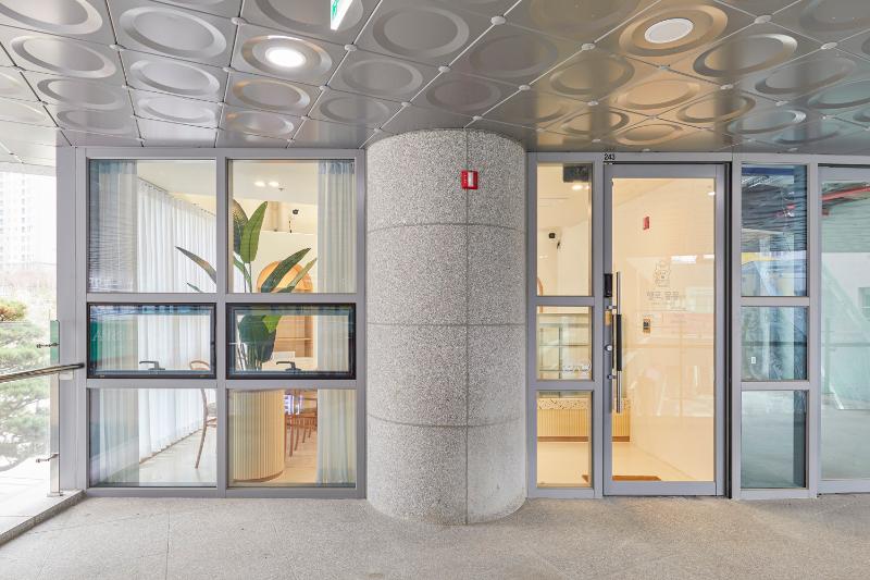 简约 8 坪宠物店设计 温馨舒适空间-10