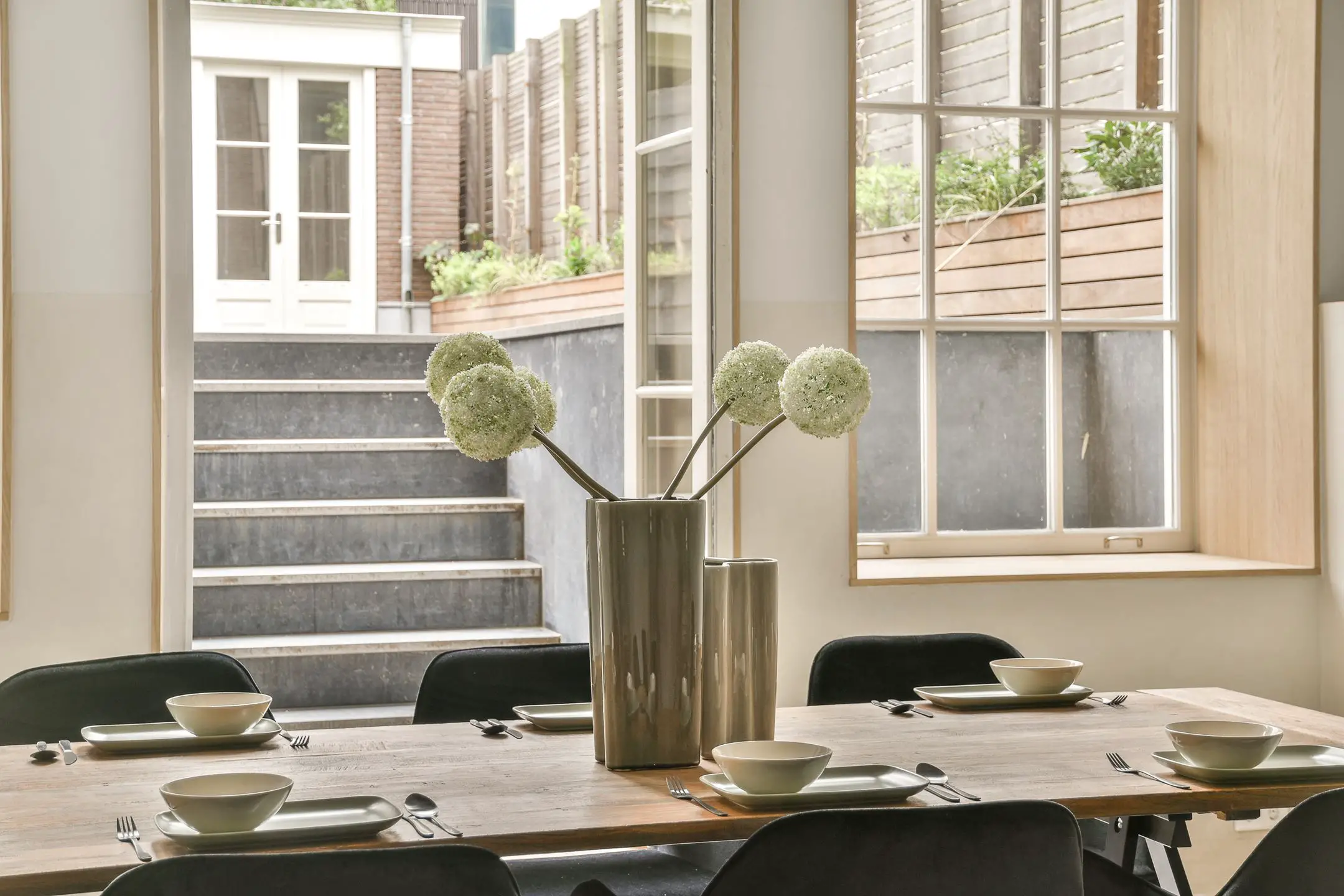 阿姆斯特丹复古多层住宅,黑灰设计诠释日式美学-3