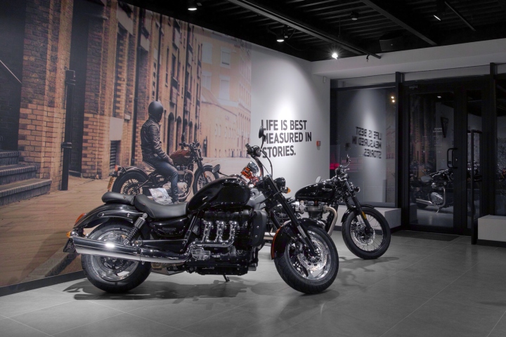 莫斯科 Triumph 摩托车店——动感与舒适的完美结合-32