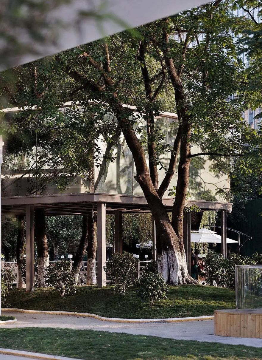 成都湖畔树屋餐厅 | 现代浪漫的白色空间-39