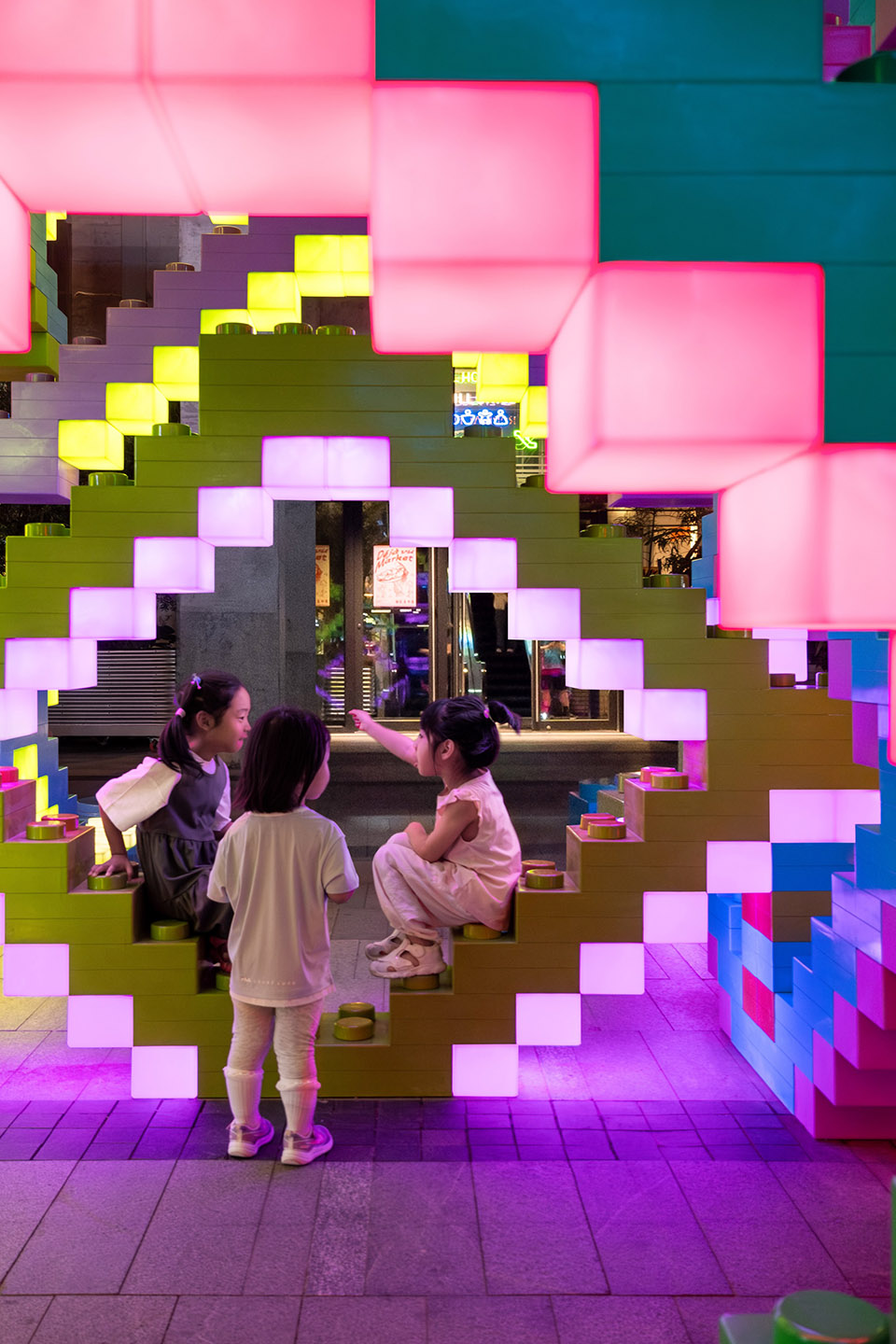 乐高® “世界玩乐节” – 《织光乐园》公共艺术装置丨中国上海丨大星吉子-74