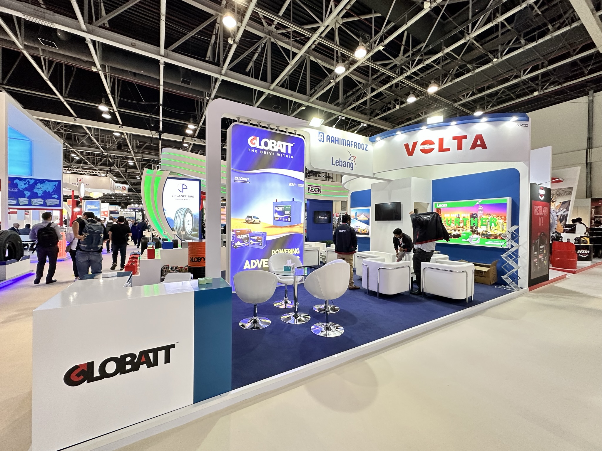 AUTOMACHANIKA2022 渲染真实场景丨RAHIMAFROOZ-7