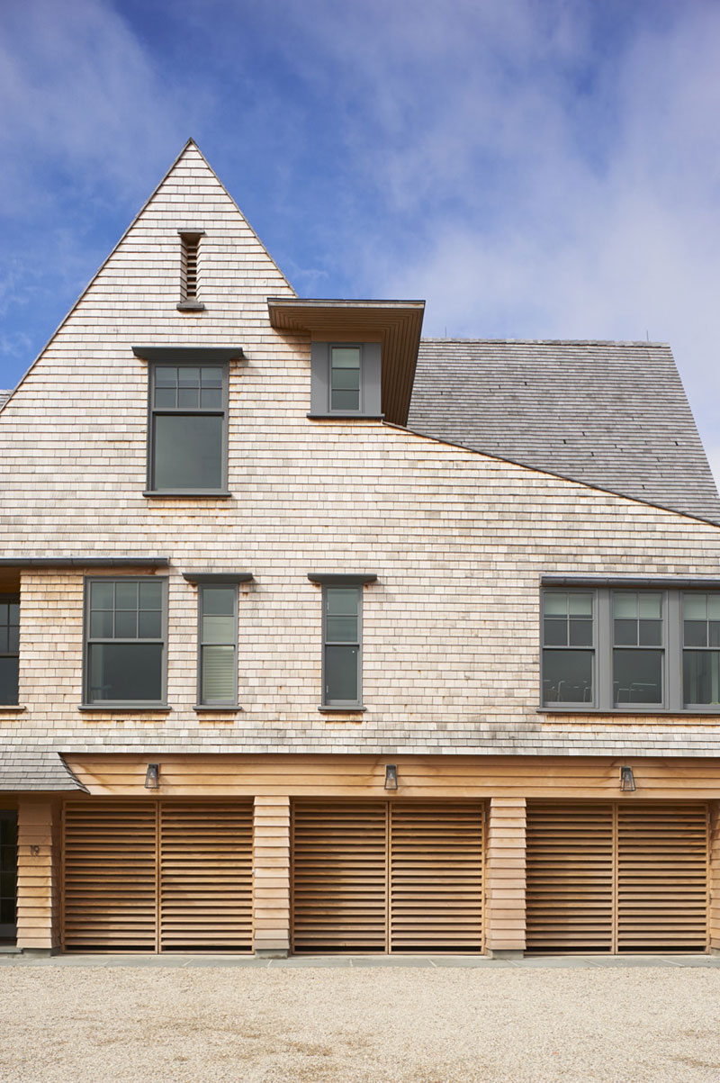 Rhode Island 奇异湖畔小屋，美式传统风格与自然材料的完美融合-17