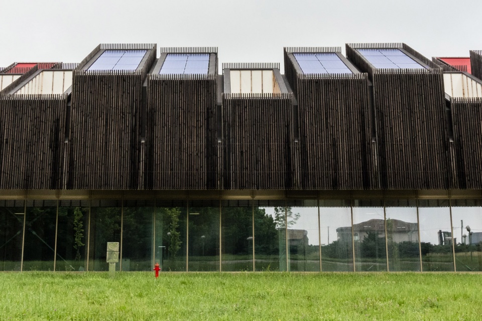 艾米利亚罗马涅大区环境能源局 · 可持续公共建筑的典范-43