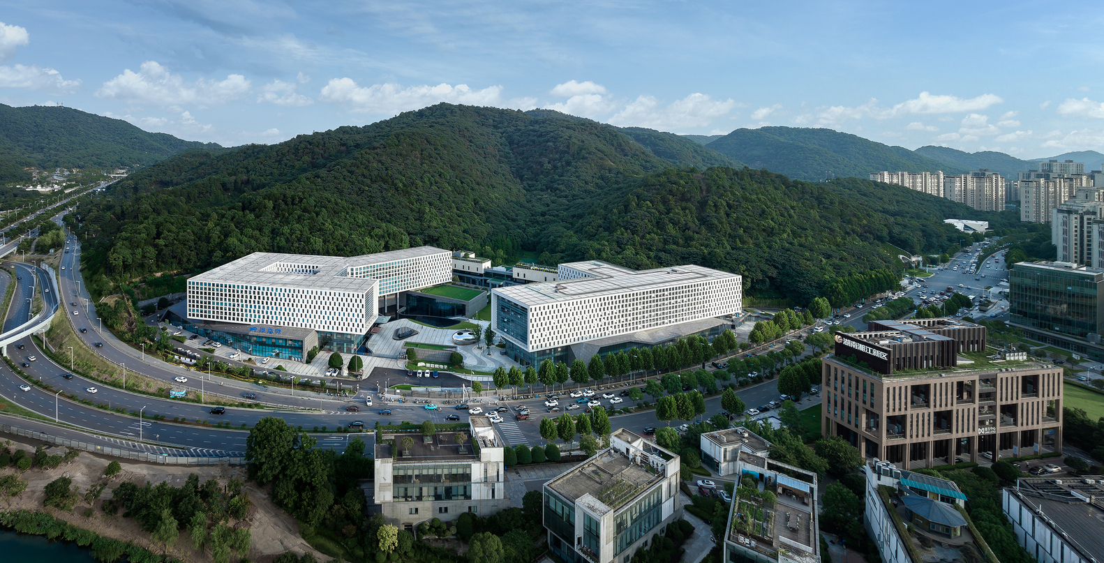 长沙梅西湖区地标 JJM 总部大楼丨中国长沙丨UNIT-0