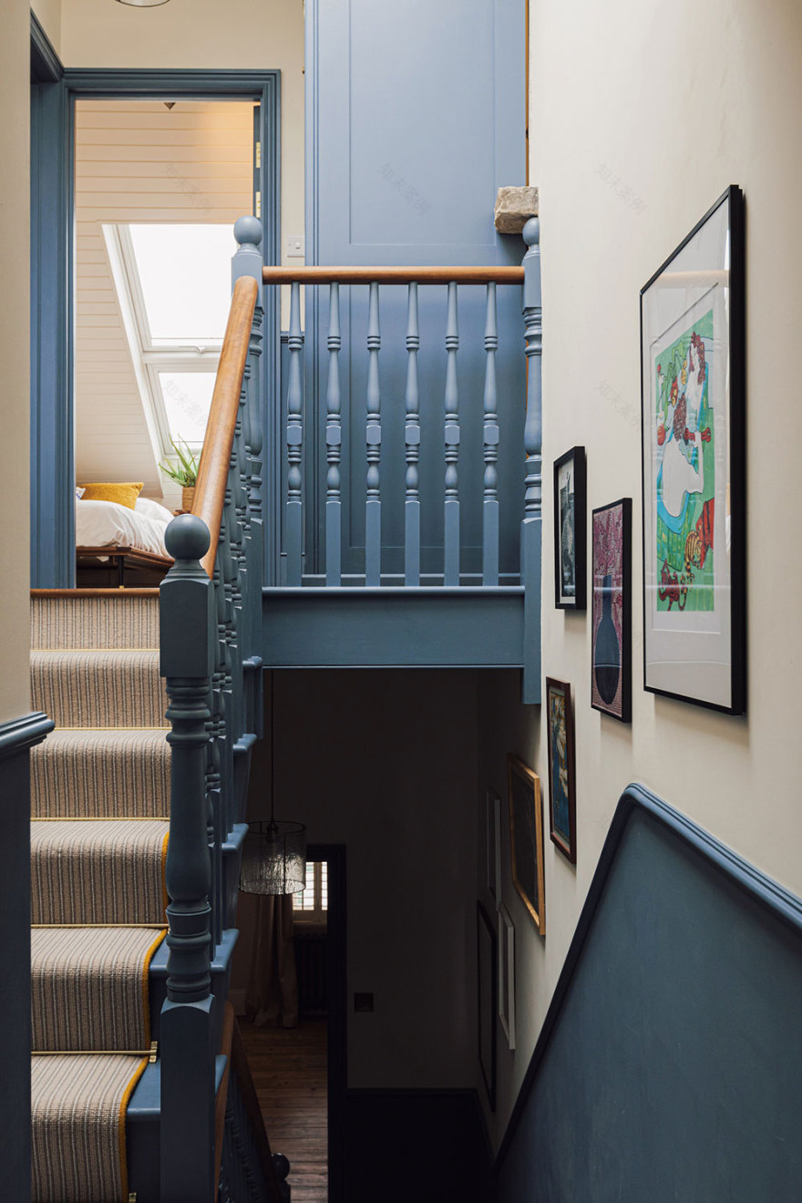 伦敦南部历史镇 house 炫彩内饰设计-25