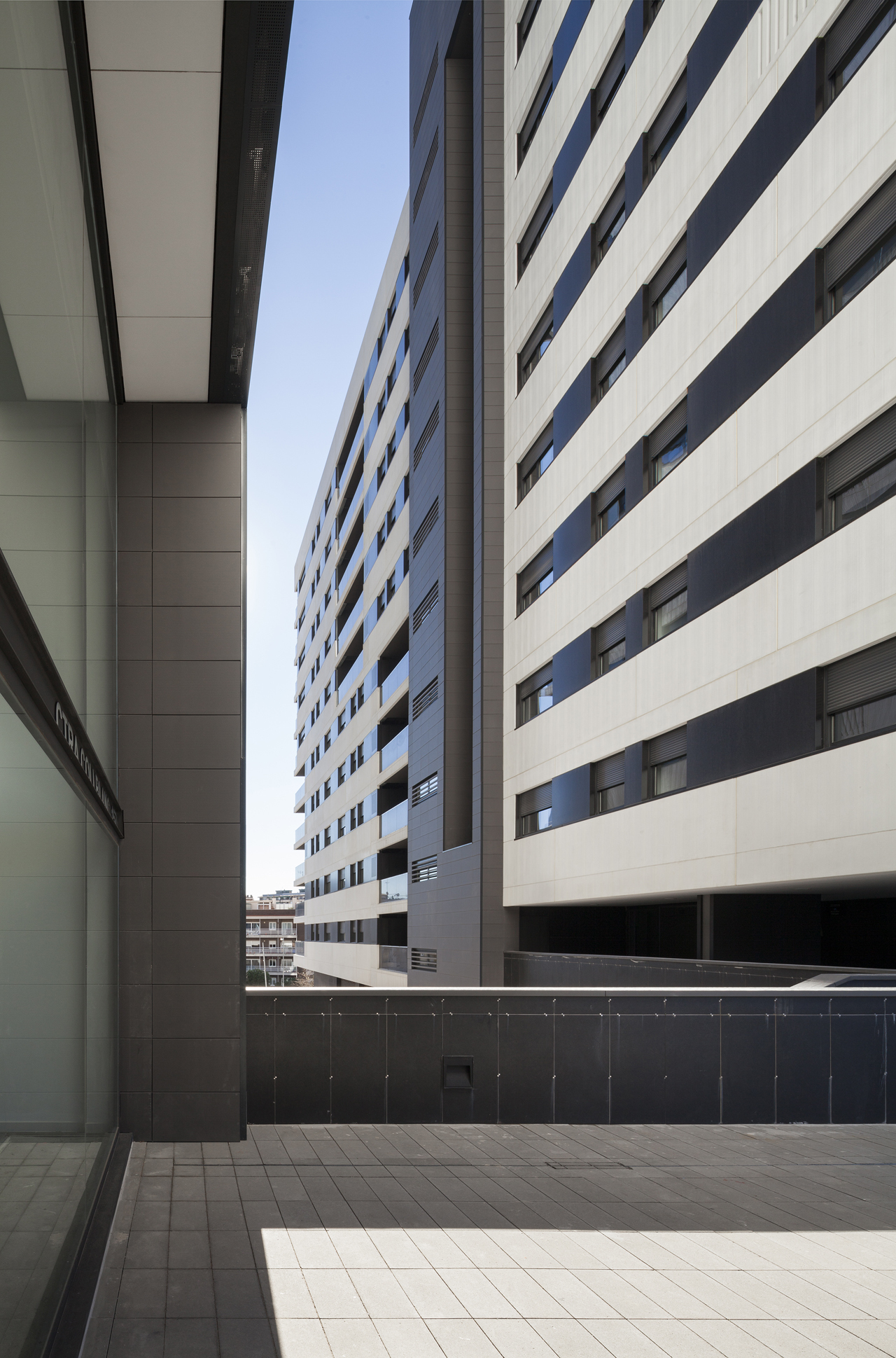 西班牙略夫雷加特住宅丨Estudio Rubio & Álvarez-Sala-29