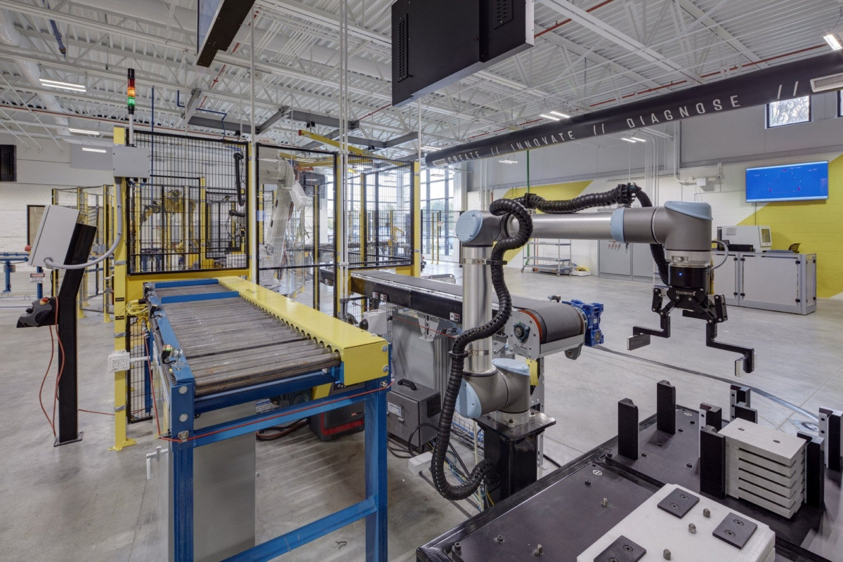 兰辛社区学院制造业卓越中心-16