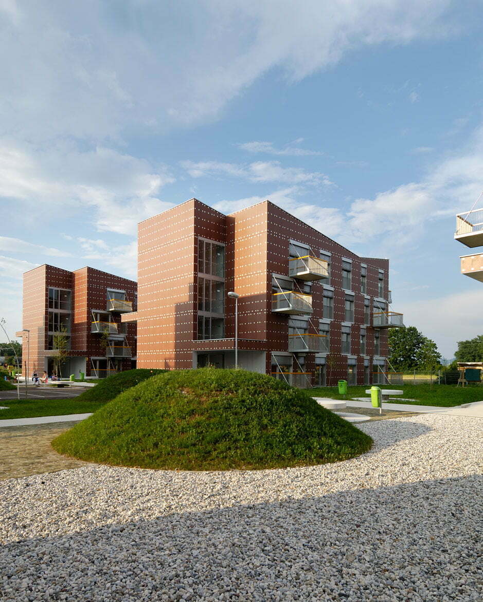 社会住房地块一号（因不知特定领域背景，该翻译可能存在局限性，socialna stanovanja常见对应社会住房，polje有地块之意，I可能表示一号 ） 丨Bevk Perović arhitekti-6