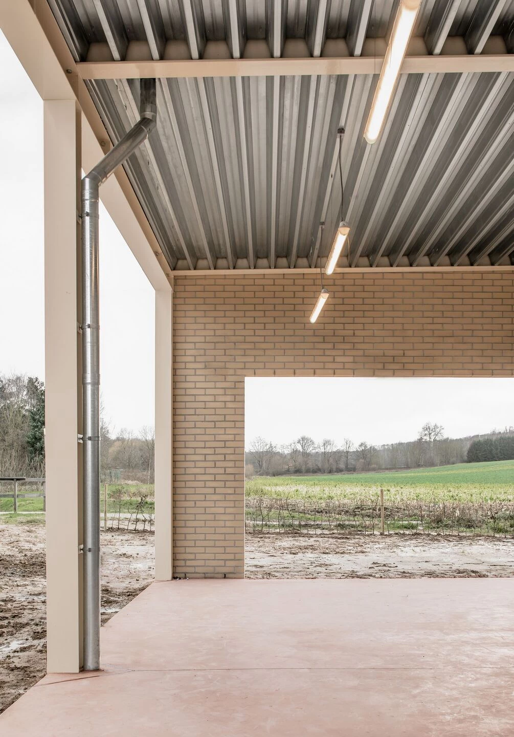 多功能社区中心 · 灵活适应的比利时 Warot 建筑丨BILD-21