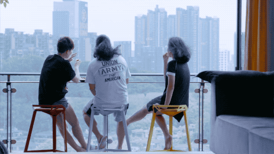 他在20楼挖池塘、造园子,把家改成空中花园,只花3000元-92