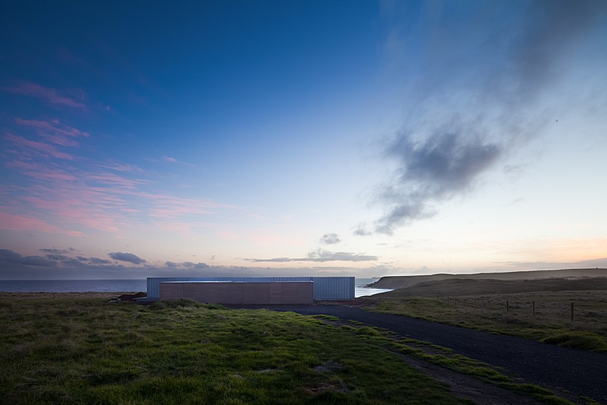 Phillip Island House is an Architectural Solution for an Exposed Coastal Site-31