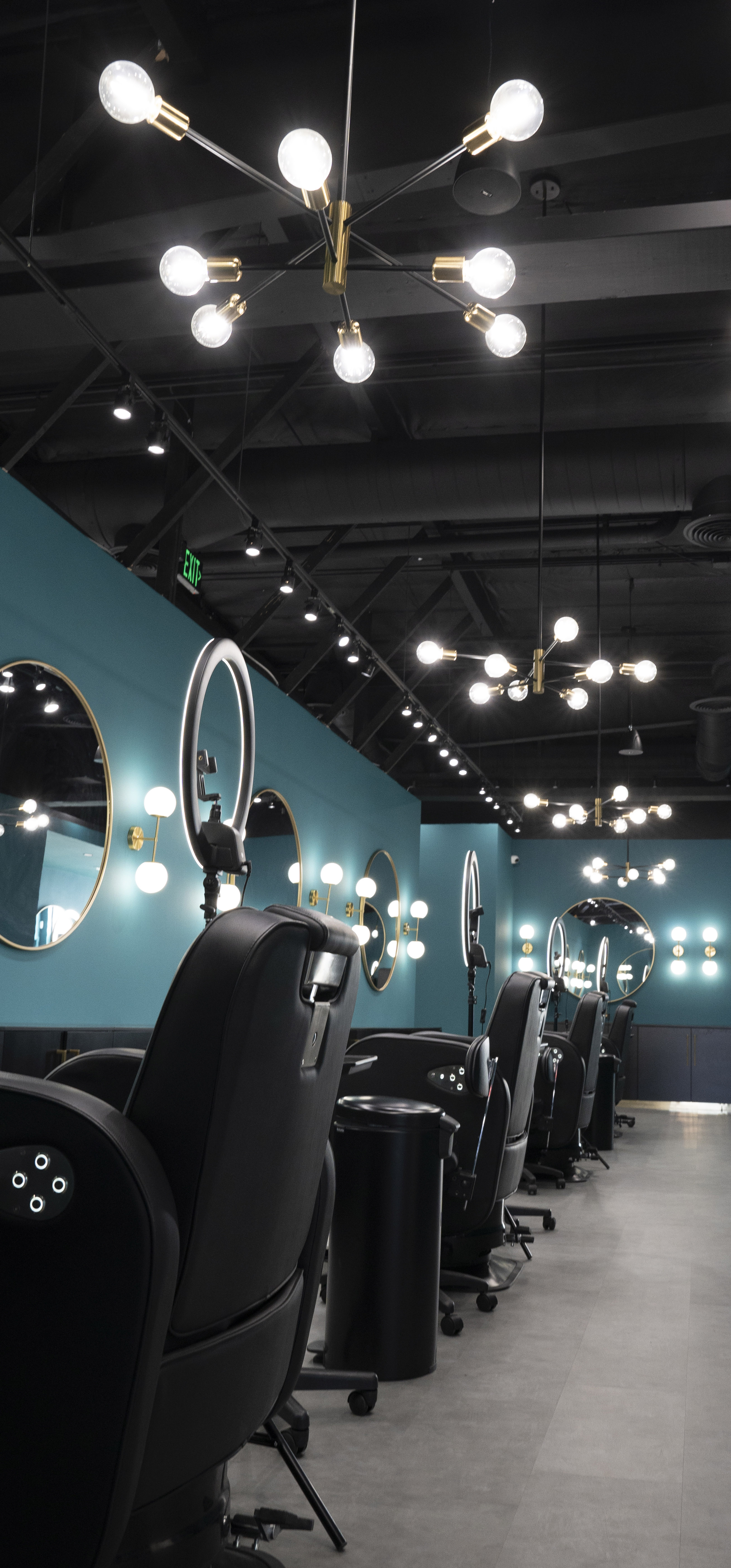 Omnia Lash Spa & boutique-4