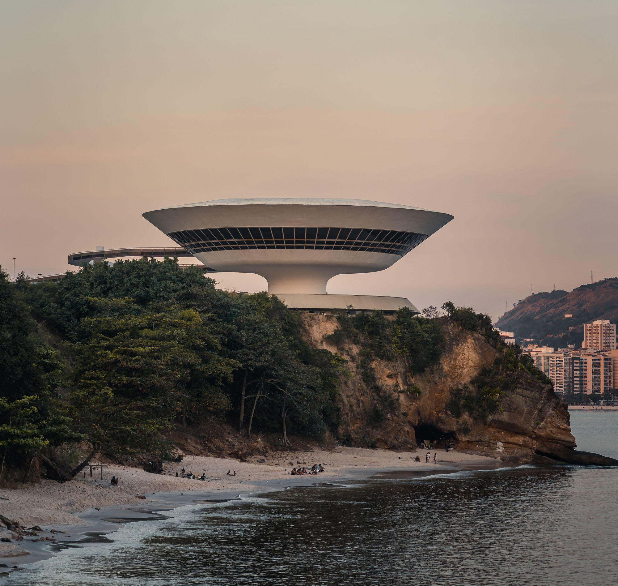 Seven or so “modern wonders” of architecture (according to Sarah Kay) | Woods Bagot-2