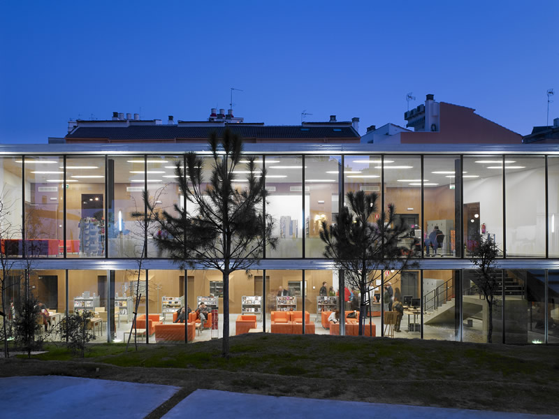 曼努埃尔·阿尔托拉吉雷图书馆-9