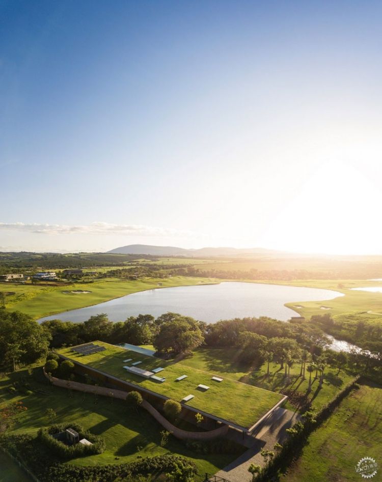 巨大的草坪屋頂！- 巴西Planar住宅 By Studio MK27 - WEHOUSE-8