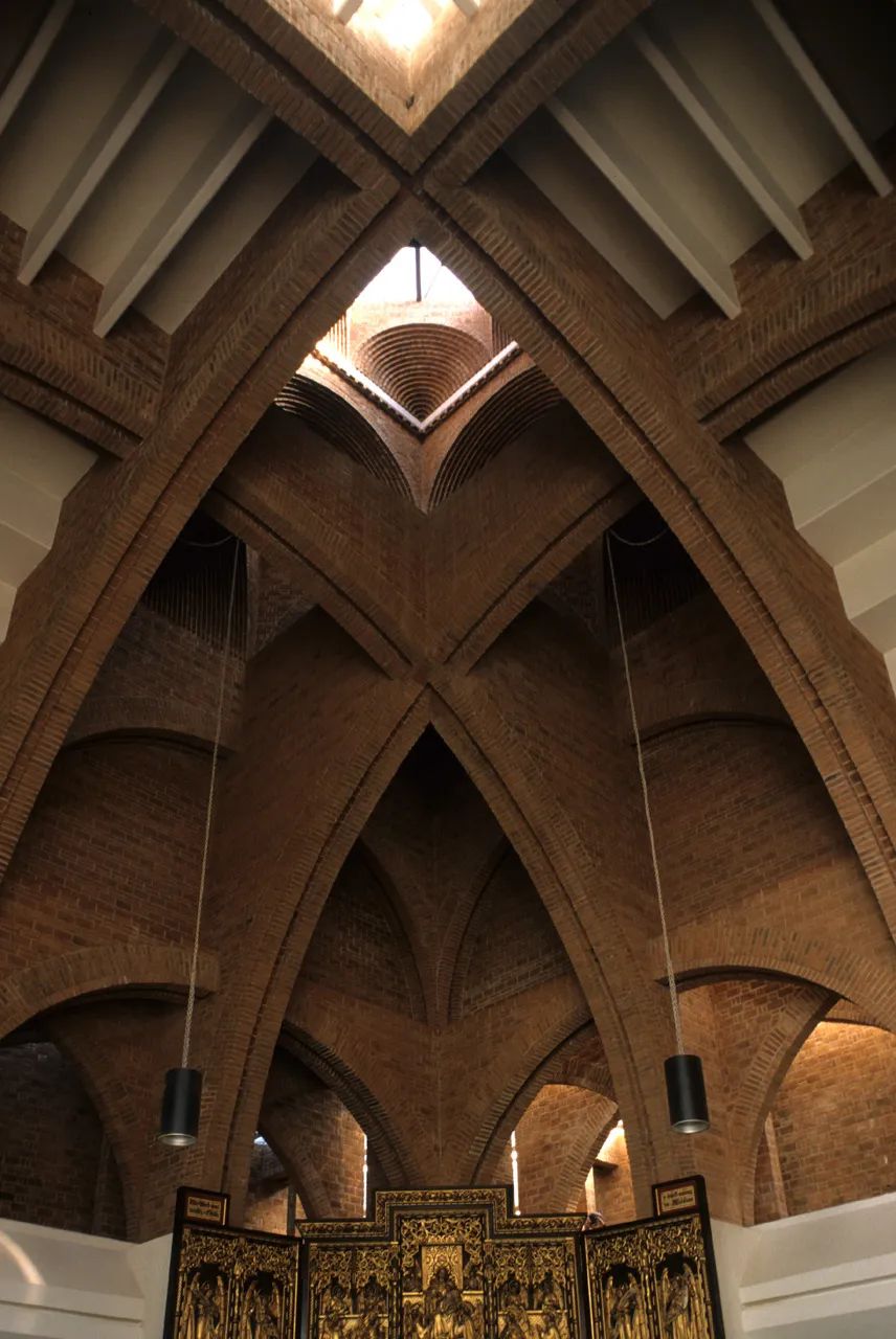 砖的诗意 | 墨西哥建筑大师 Carlos Mijares Bracho 的虚实空间-31