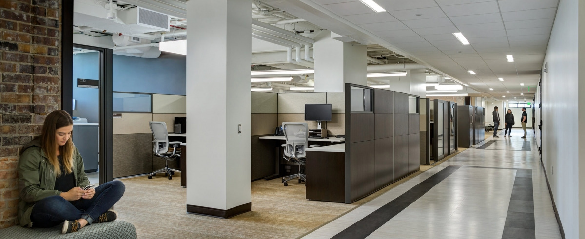 西密歇根大学校友中心 | 历史与现代的完美融合-14