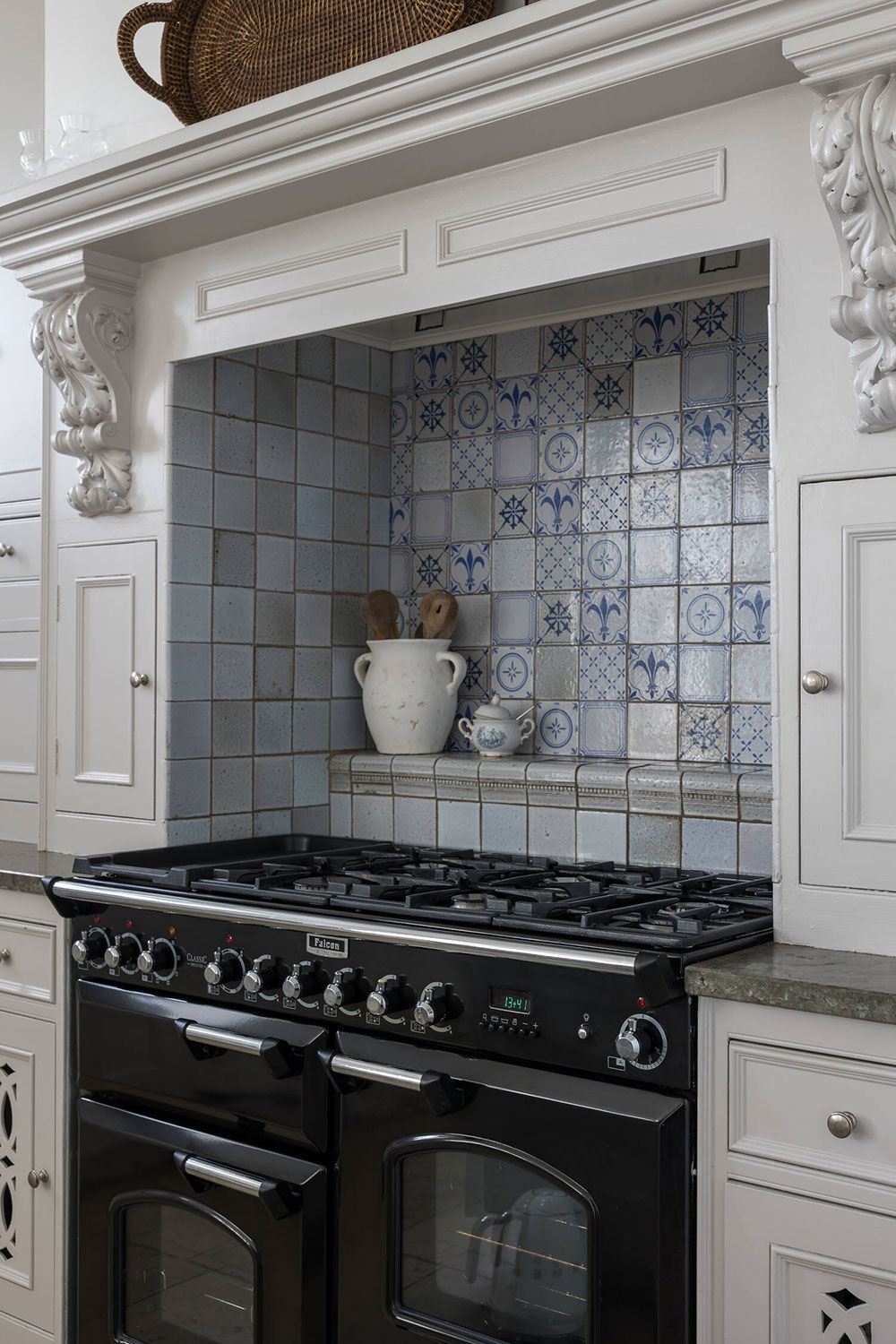 斯德哥尔摩郊区海滨别墅 | 古典与奢华的完美结合-19