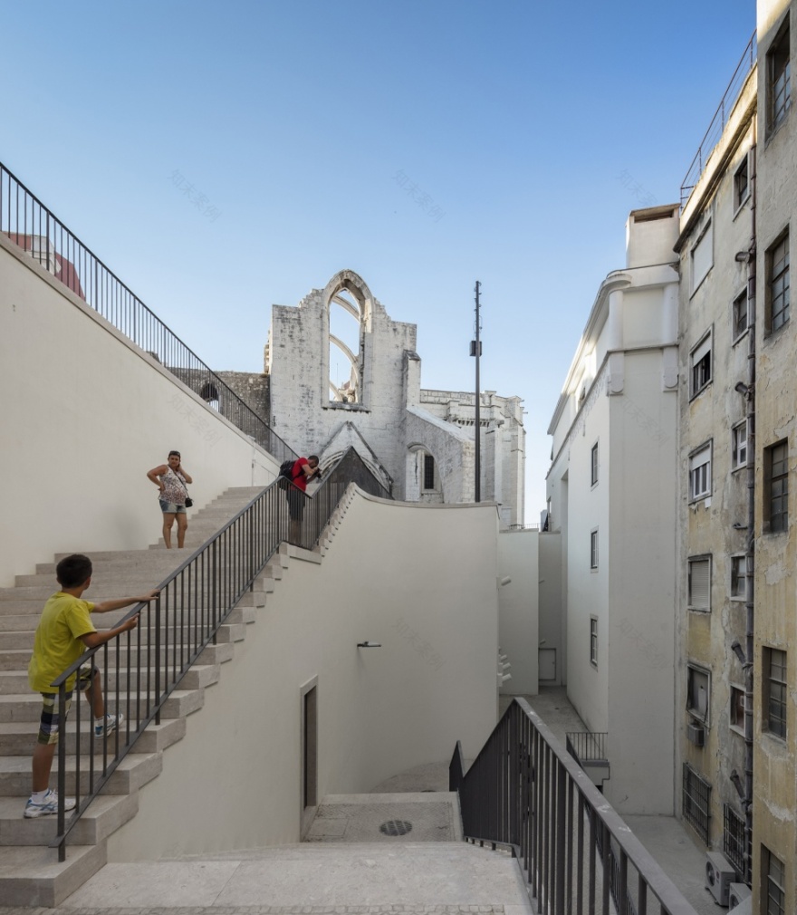 里斯本 Chiado 公共空间改造丨葡萄牙里斯本丨Álvaro Siza 和 Carlos Castanheira-7