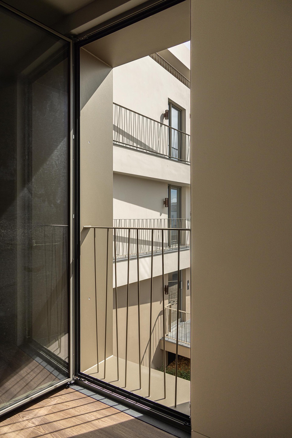 ERNESTO DO CANTO住宅区丨葡萄牙蓬塔德尔加达丨BOX arquitectos-225