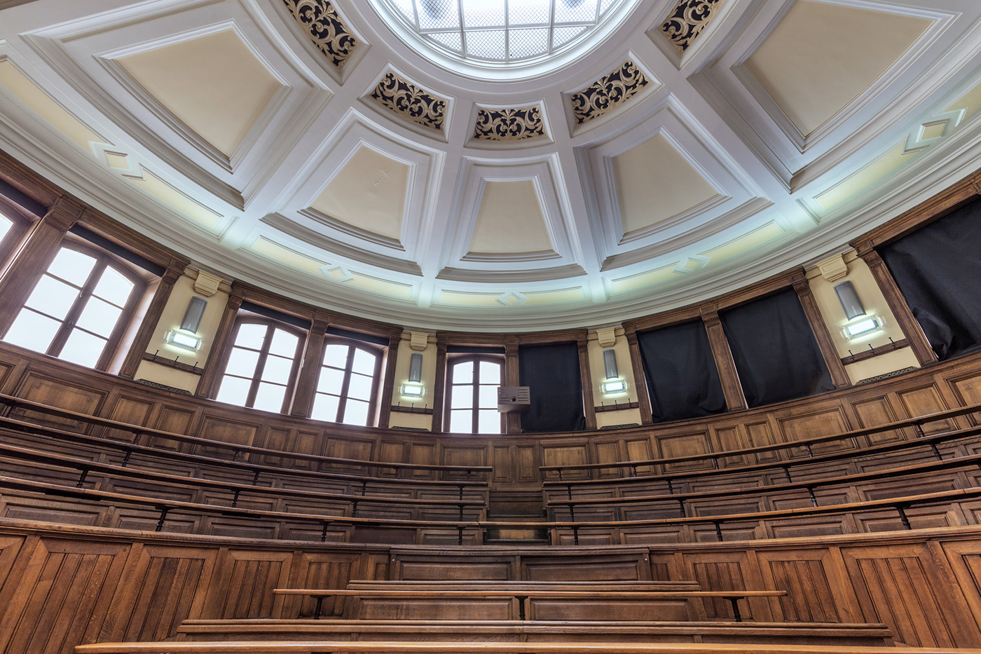 寂静的索邦大礼堂-9