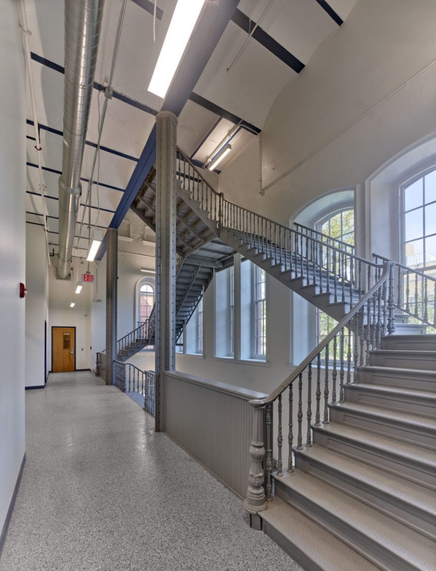 费城 Franklin Towne Charter High School 现代化改造,历史建筑焕发新活力-10