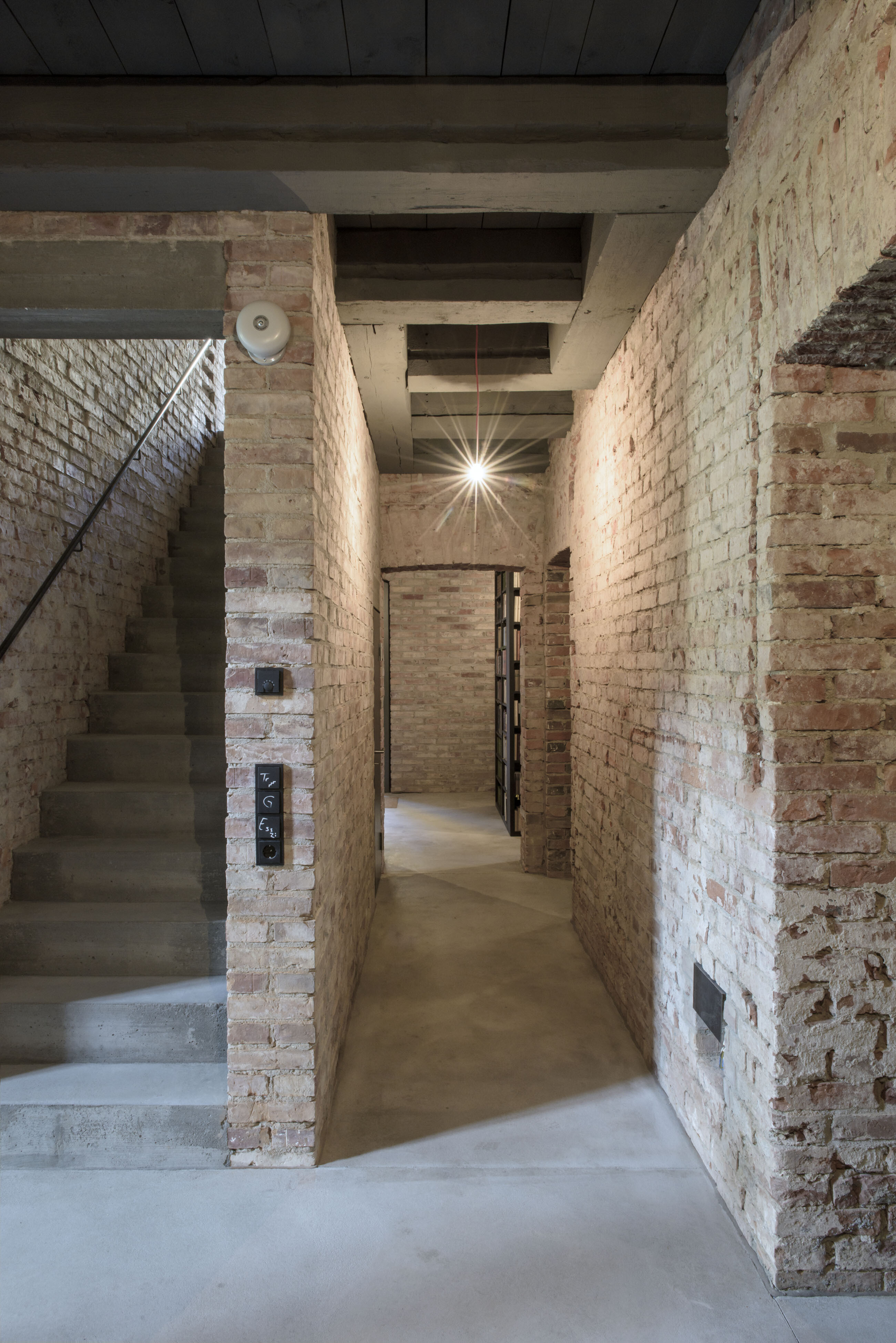 乡村历史建筑的现代新生 | 德国 feldberg 法院改造-18