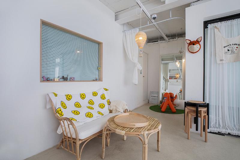 二十平米温馨小白屋，打造轻松愉悦的亲子空间-8