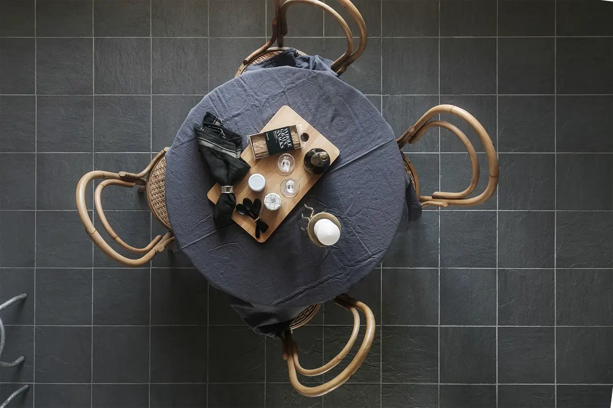 49 平米公寓打造高挑卧室，玻璃地板增添空间通透感-14