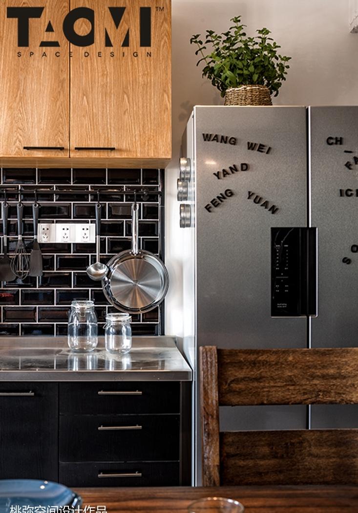 桃弥设计 | 工业风平层住宅,灵活布局与复古元素完美融合-11