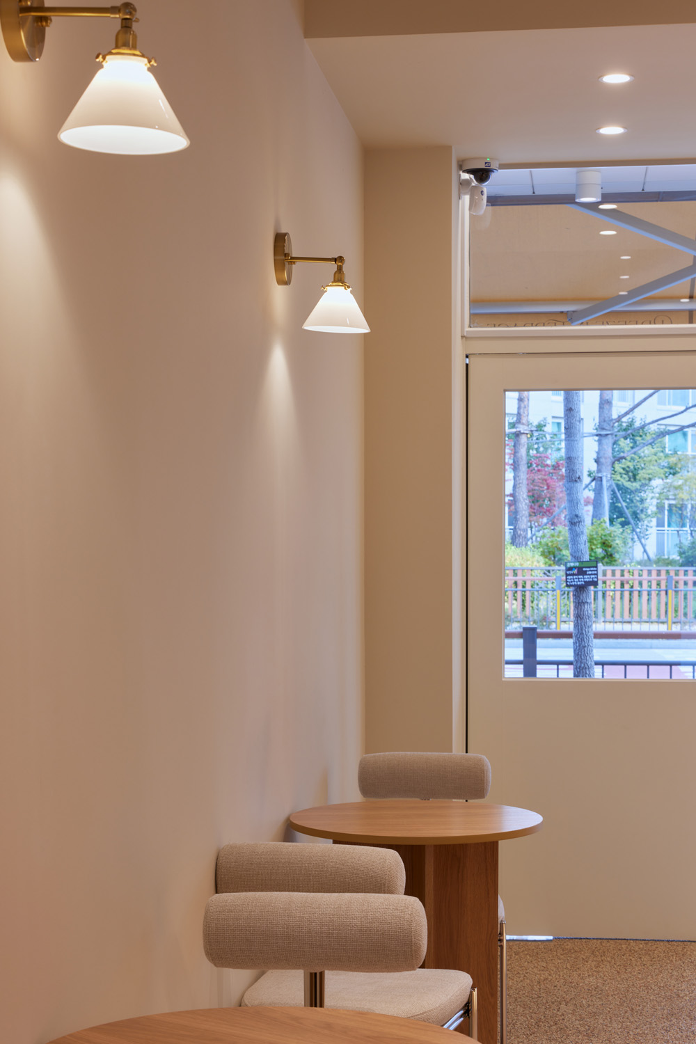 温馨舒适的 9 平米南阳주咖啡厅设计-16