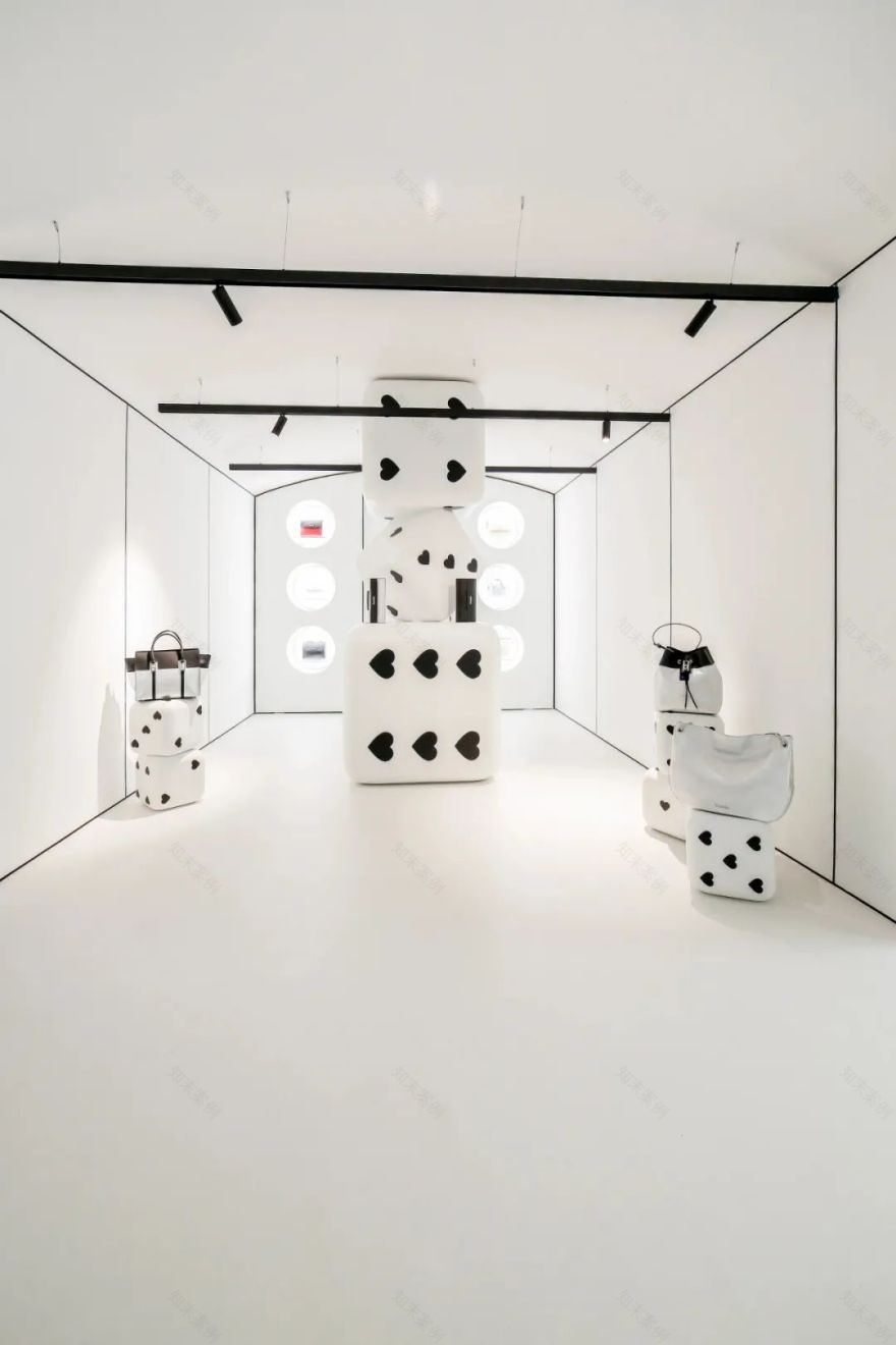 黑白内饰碰撞极简空间-28