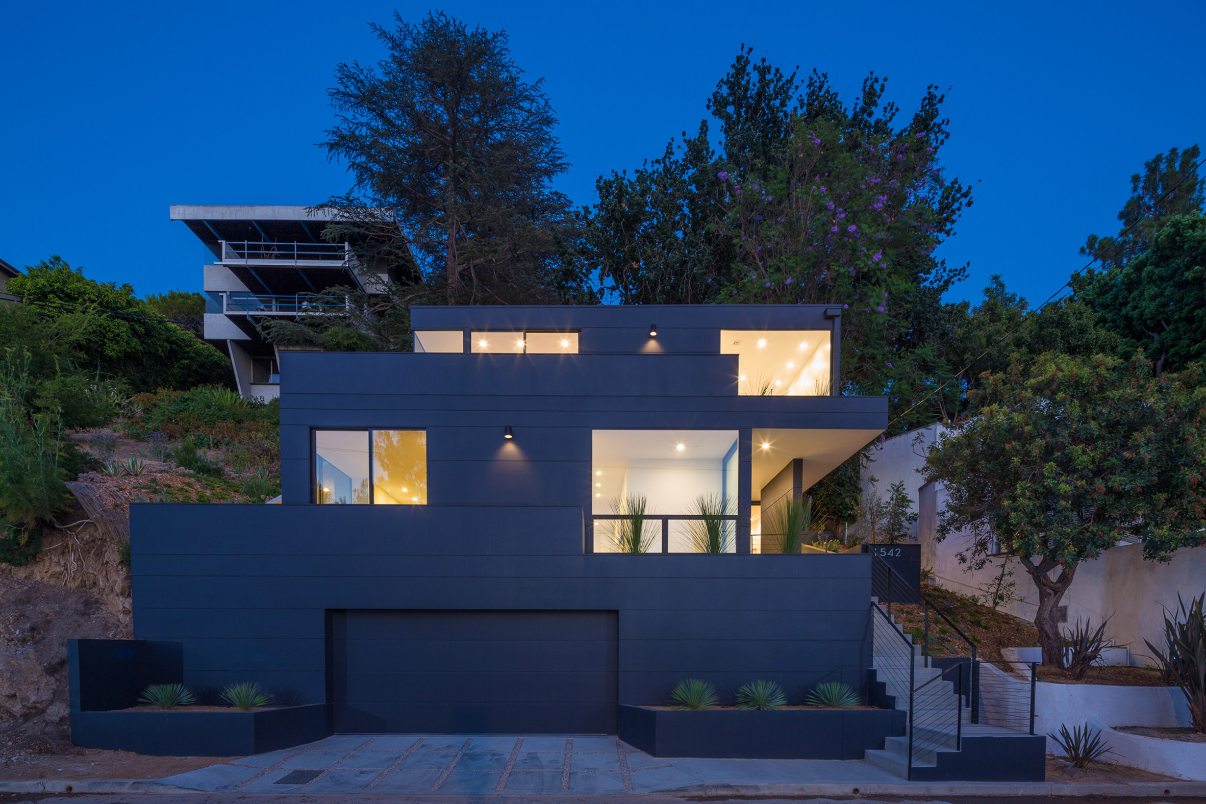 Stacked volumes form Los Angeles hilltop home by Aaron Neubert-18