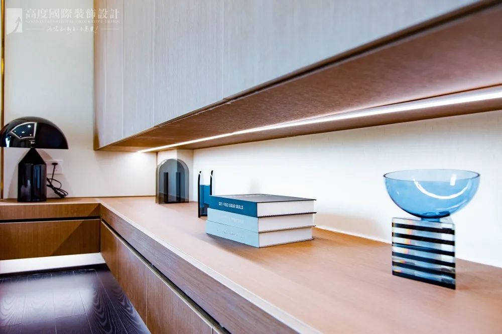 现代轻奢，优雅蓝色家居典范-55