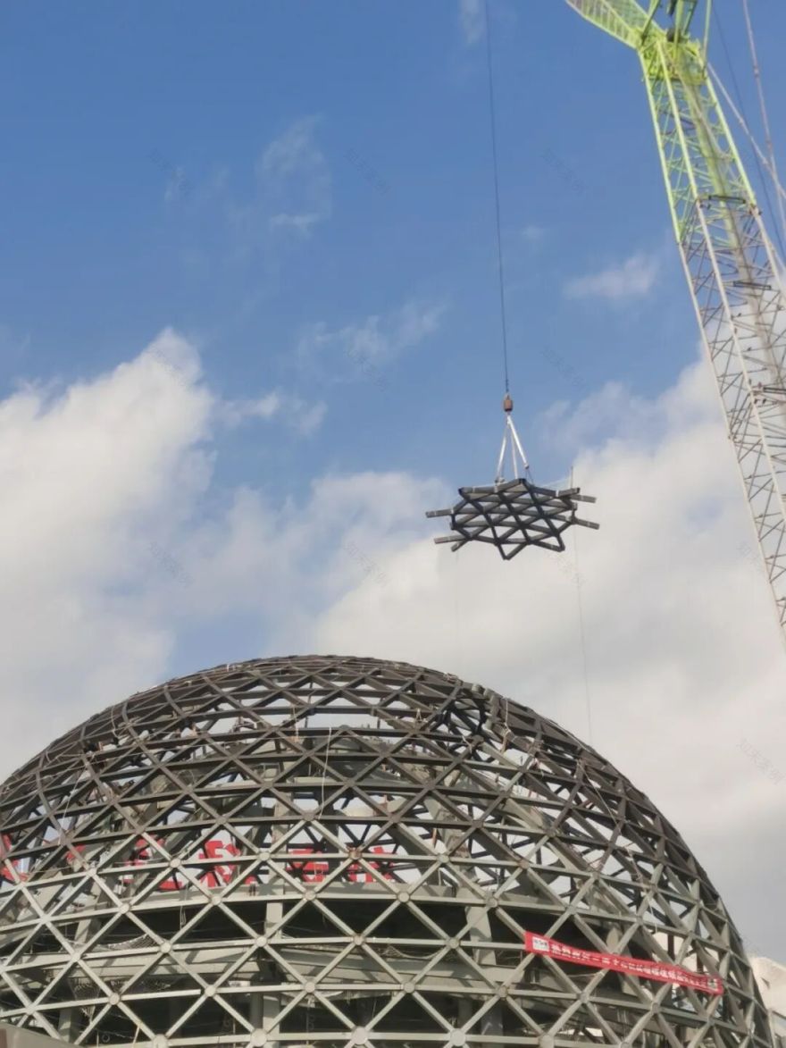 三亚新地标“莫比乌斯环”地标连廊卸载收官!-39