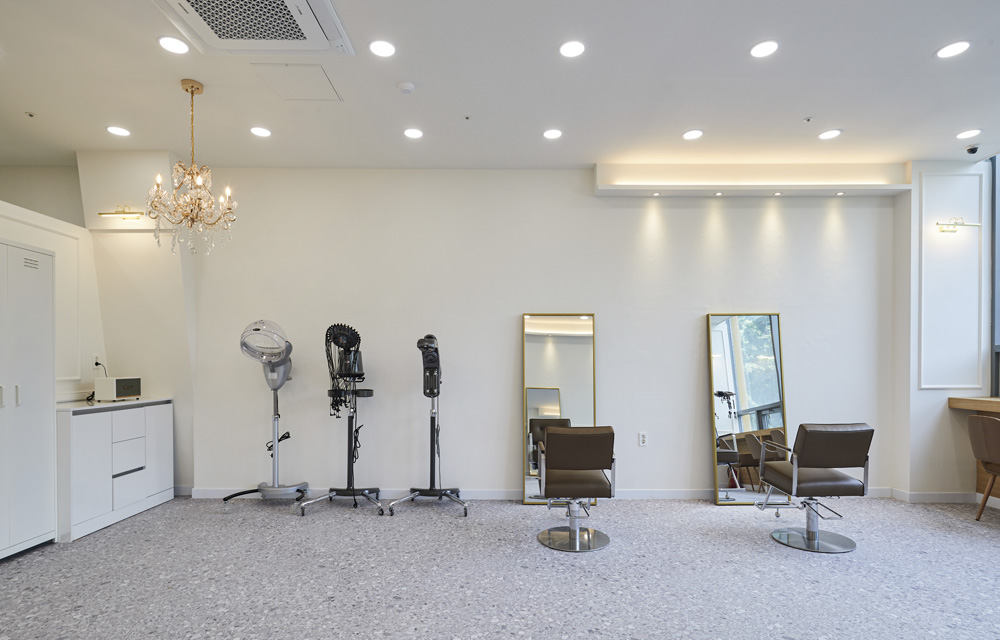 简约优雅的 24 平米美容室设计-7