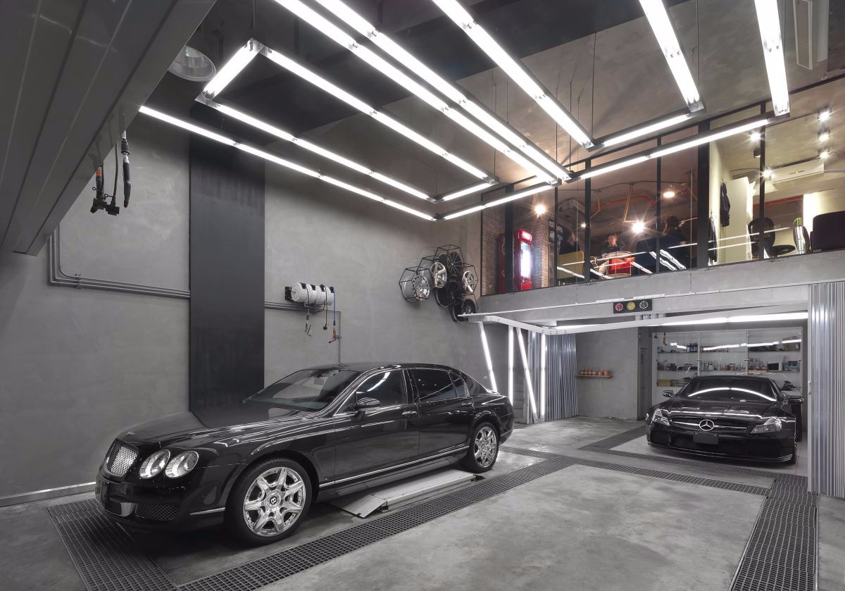 《变形金刚》般的科幻汽修店,工业风与后现代的完美融合-3